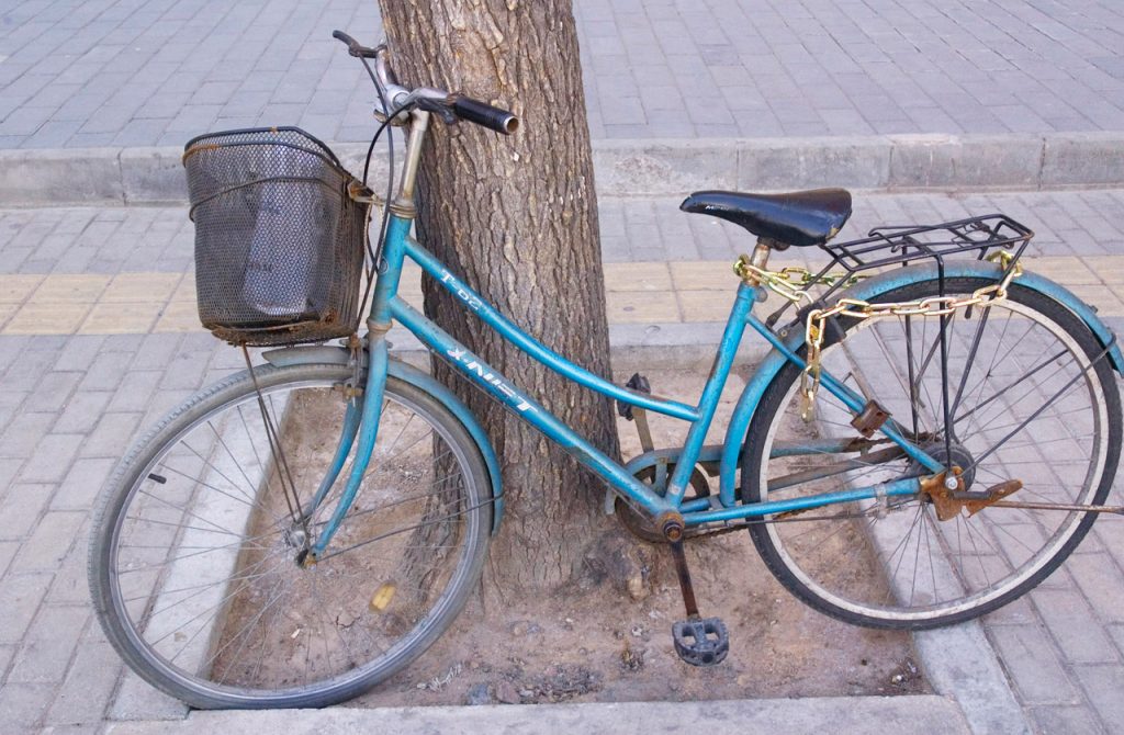 old-bicycle-13100122470fa